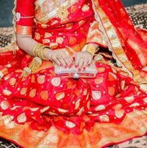 Meet your Posher, Effat